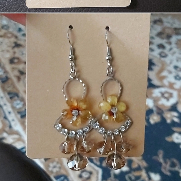 Earings handmade $10 - Picture 3 of 4